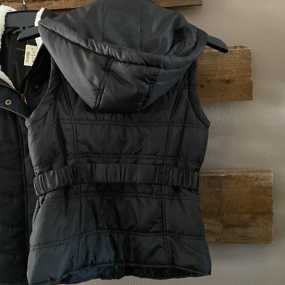 Vests - Set of 2 - Picture 4 of 7